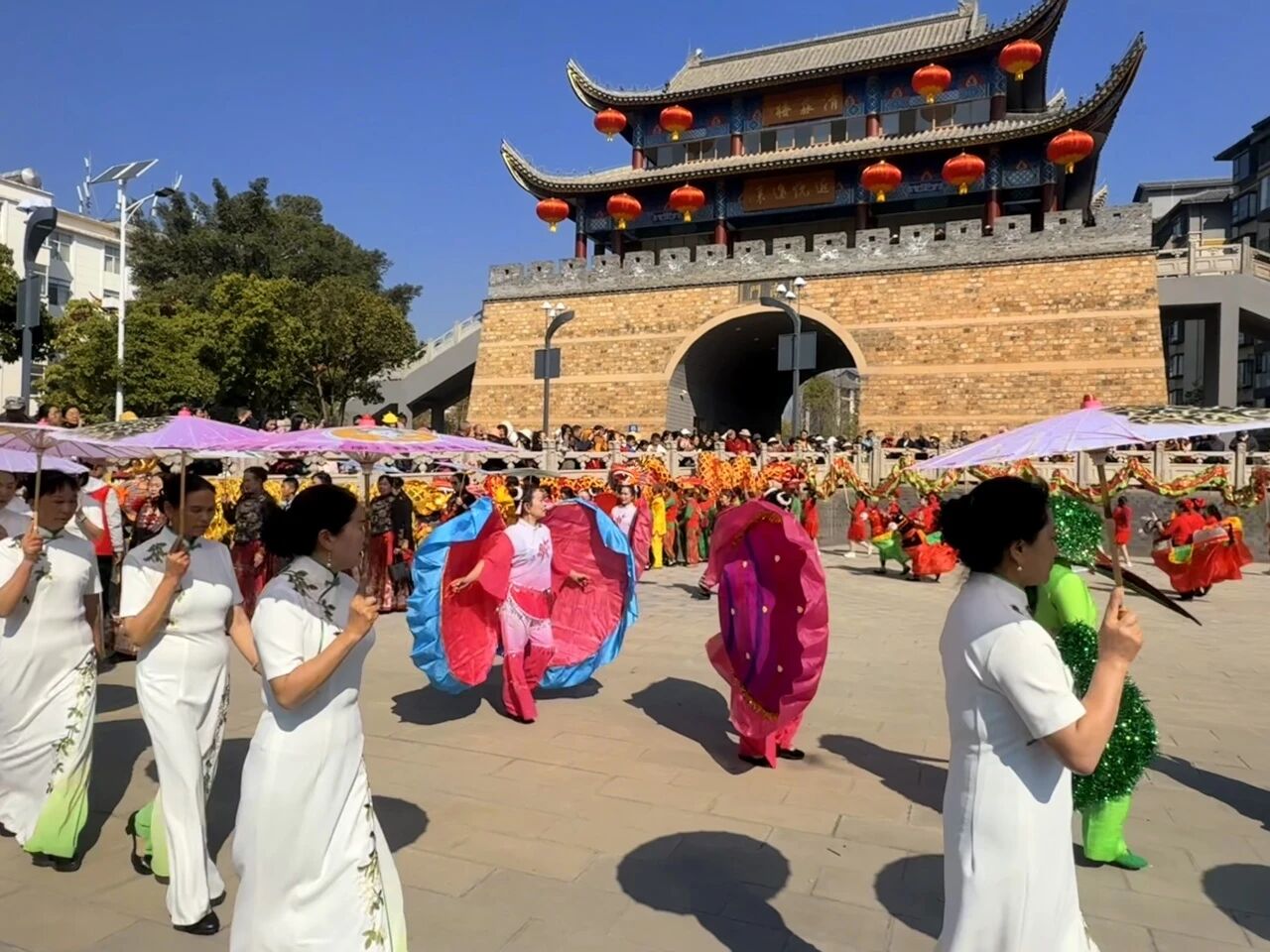 易门：59场活动引8.31万人次打卡 业态融...