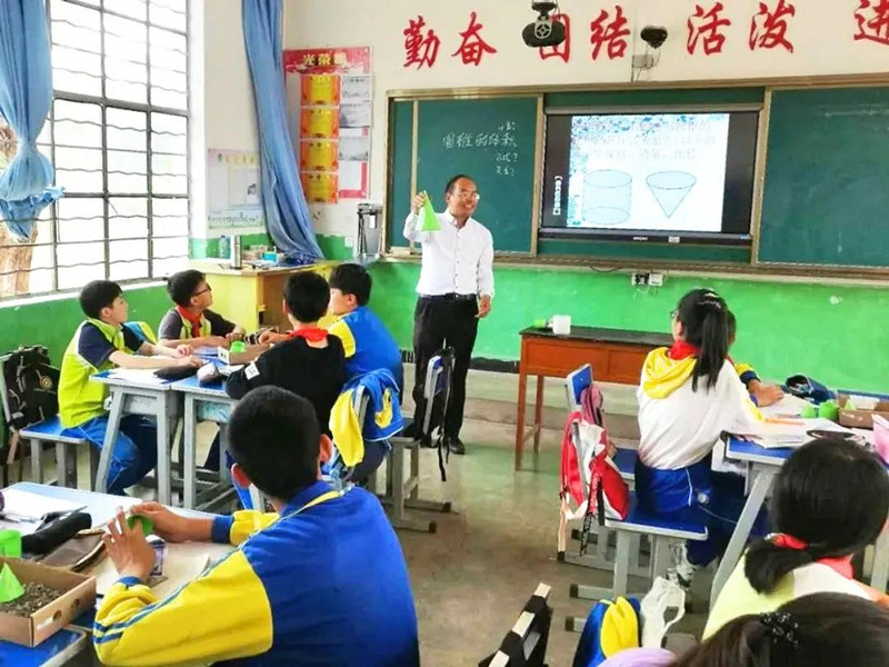 浦贝小学.jpg