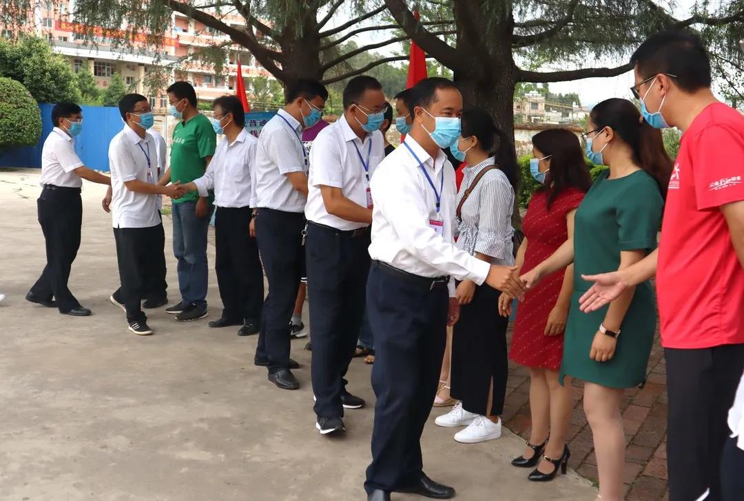 7月8日上午,县领导吴渔琛,刘世伟,张庆春,王华堂,吕培生,杨潇