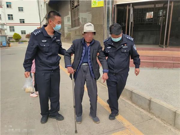 耄耋老人犯迷糊迷路“滇仁杰”建功助其回家.jpg