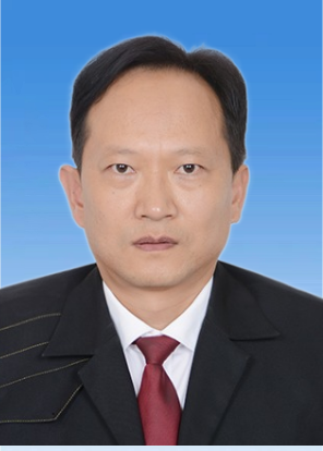 男,1967年11月,大专学历,现任易门县审计局副局长