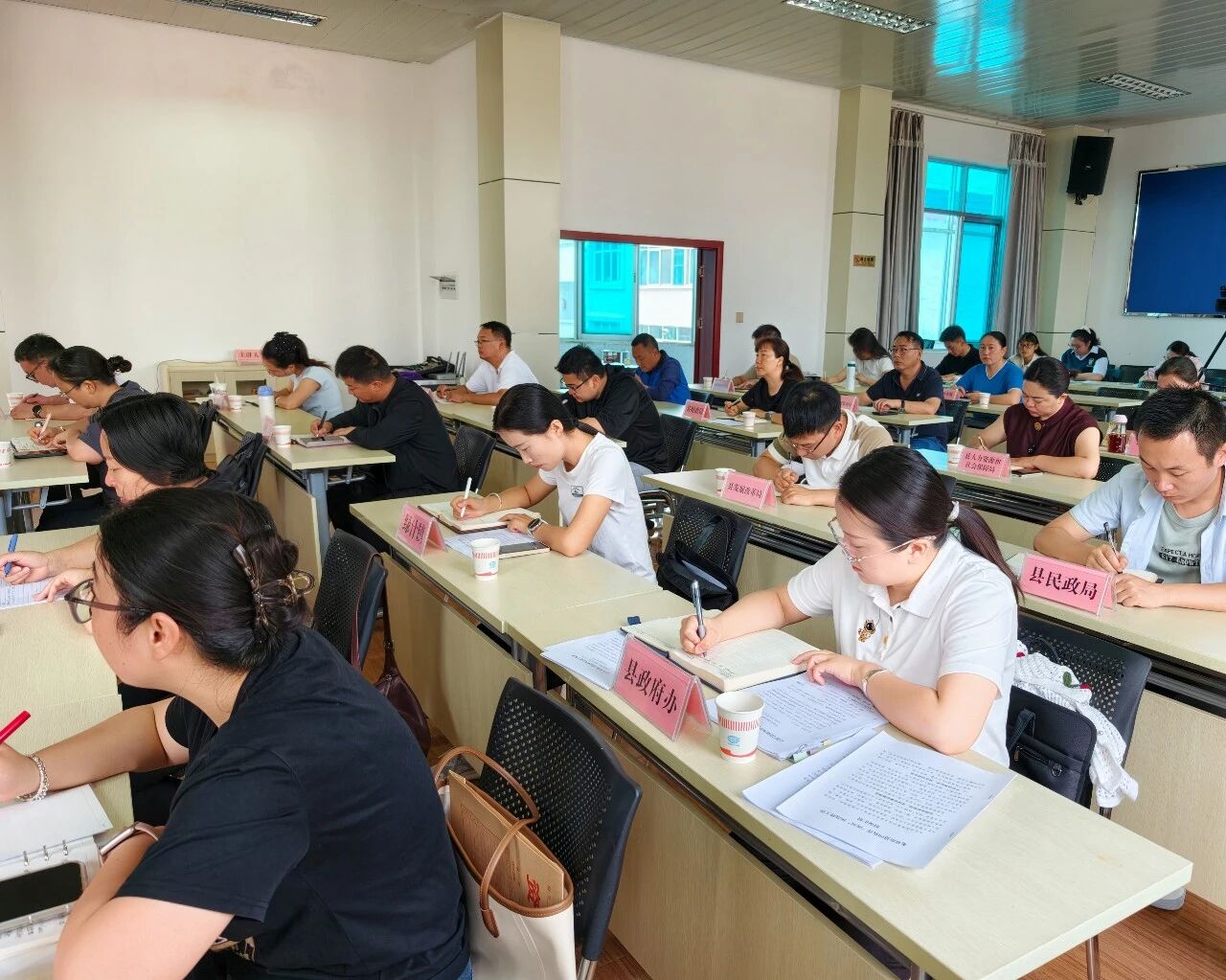 02.jpg 02.jpg